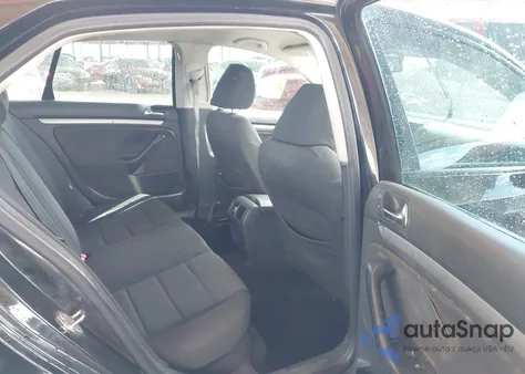 2010 Volkswagen Jetta S z USA, uszkodzony, nr VIN 3VWJZ7AJ2AM088796